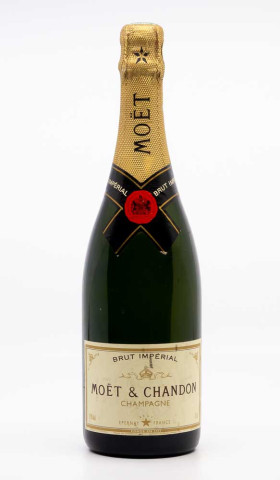 MOET & CHANDON - Champagne Brut Années 1970s blanc - Vin  champagne | RP Fines Wines